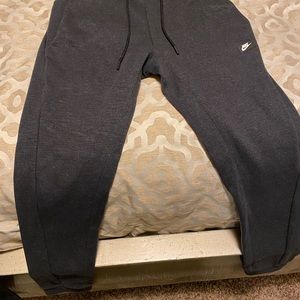 Nine cuffed sweatpants
